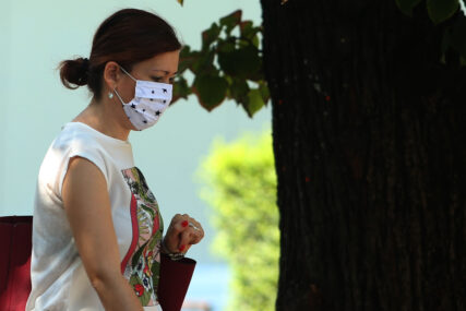 Vlada FBiH odlučila: Maske nisu obavezne na otvorenom gdje je moguće držati distancu