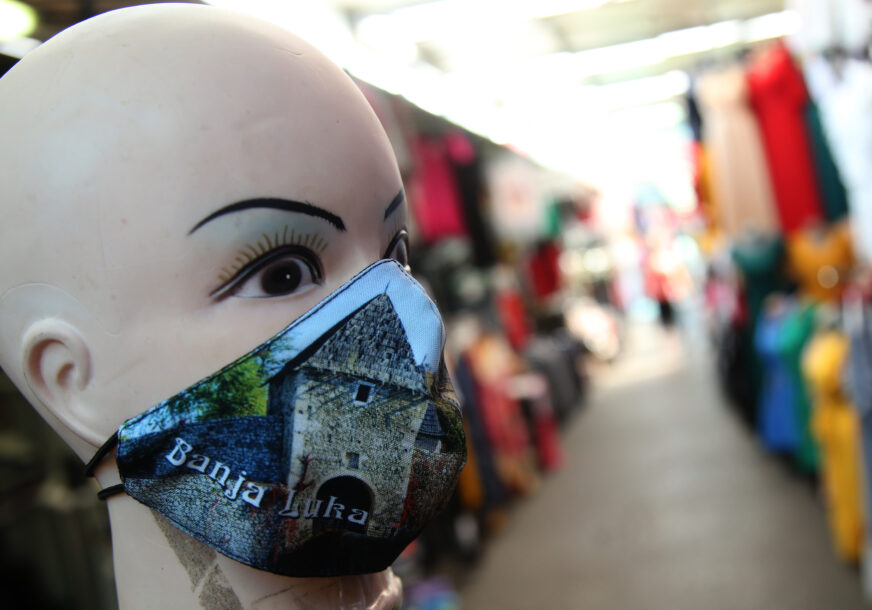 KORONA MODA Maske kao fensi detalj i MINI PANO za predizbornu kampanju (FOTO)