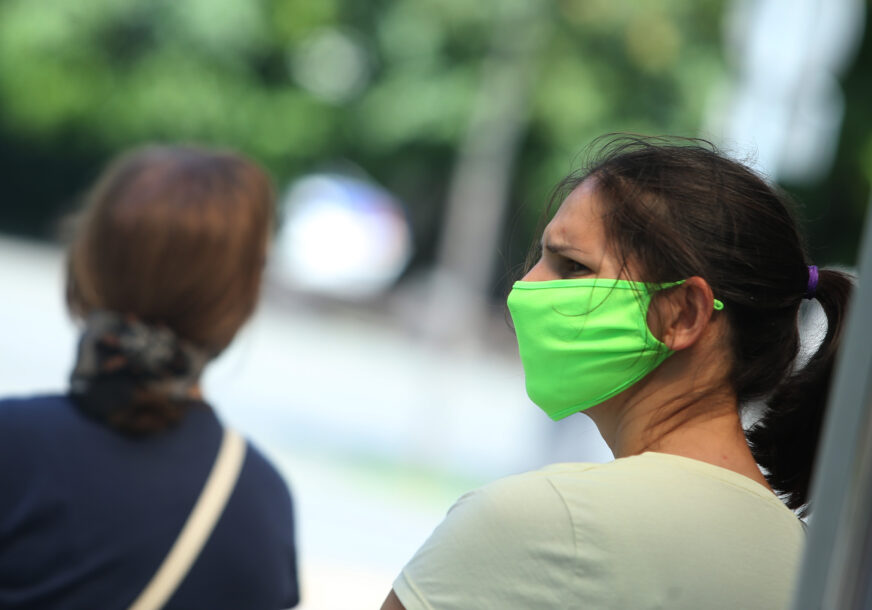 Rumunija razmišlja o povlasticama ZA VAKCINISANE: Odluka o nošenju maski na poslu 1. juna