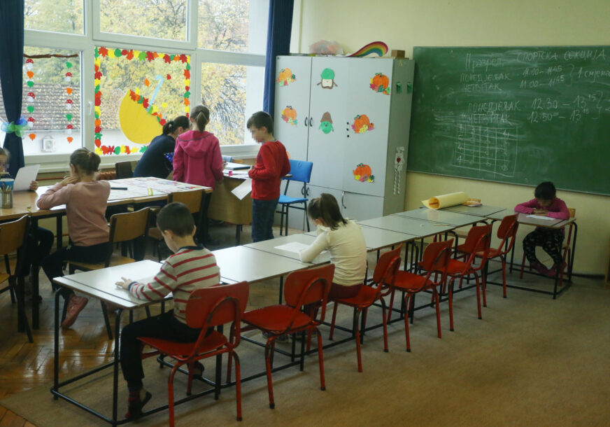 Vlada RS definisala PRODUŽENI BORAVAK U ŠKOLAMA: Utvrđen Nacrt Zakona o osnovnom obrazovanju