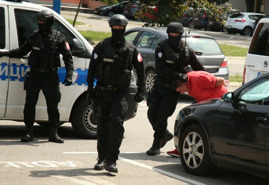 PRODAVALI DROGU U BANJALUCI Uhapšeni u akciji "Skradin" predati Tužilaštvu (FOTO)