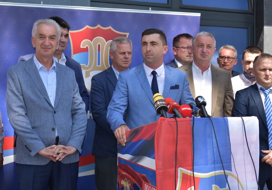 ZAVRŠIO MEDICINU S PROSJEKOM 9,37 Predstavljen kandidat SDS i PDP za gradonačelnika Bijeljine