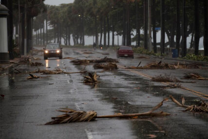 "ISAIJA" POGODIO BAHAME Florida uvela vanredno stanje u iščekivanju uragana
