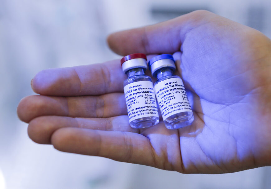SUMNJAJU NA BIOLOŠKO ORUŽJE Zbog vakcine protiv korone uveli SANKCIJE RUSIJI