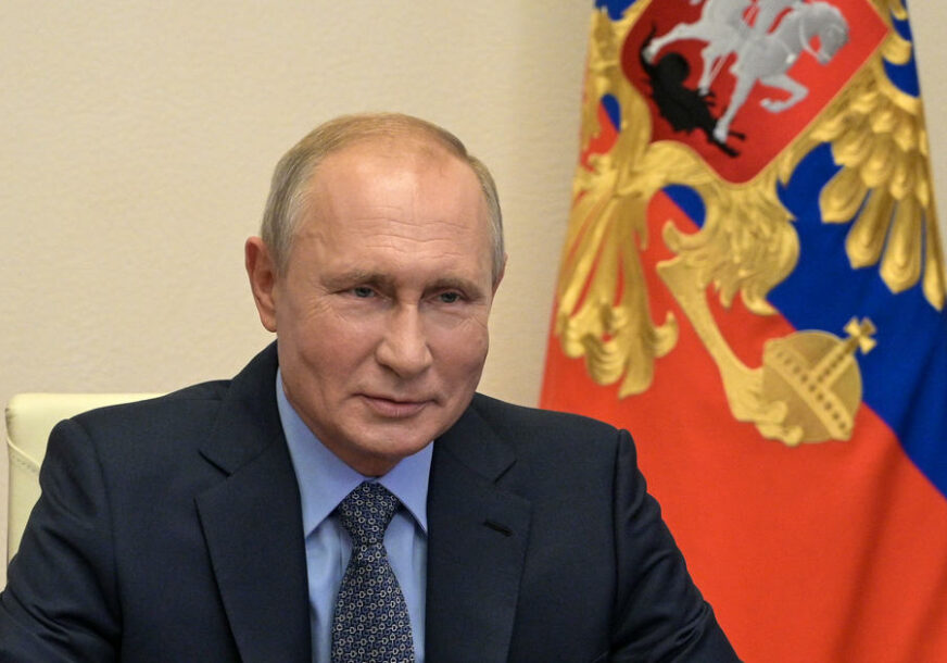 OGLASIO SE KREMLJ Putin će obavijestiti javnost ako PRIMI VAKCINU