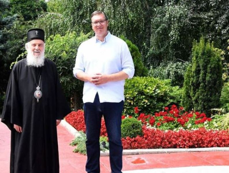 DOBIO SPECIJALAN POKLON Vučić razgovarao sa patrijarhom Irinejem