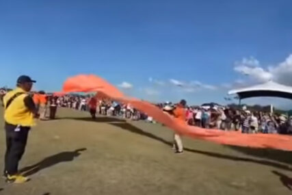 DRAMA NA FESTIVALU Trogodišnjakinju vjetar odnio u vazduh dok je puštala zmaja (VIDEO)