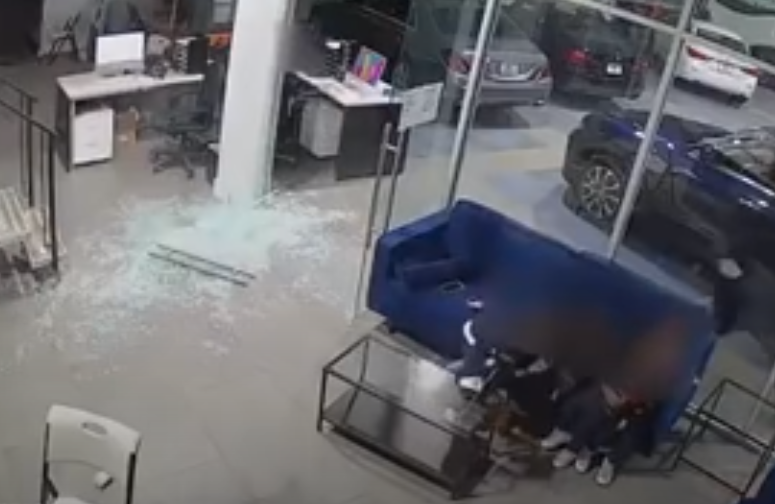 ZASTRAŠUJUĆE ISKUSTVO Otac ranjen dok je tijelom štitio djecu tokom pucnjave (VIDEO)