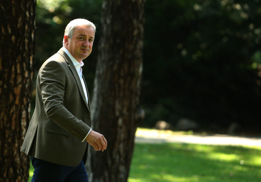 "Vlast zna ako izbori budu pošteni da će dobiti manje glasova" Borenović očekuje SLATKU POBJEDU opozicije