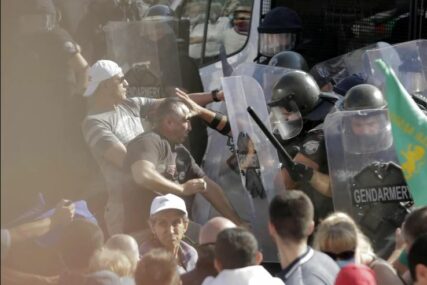DEMONSTRACIJE U BUGARSKOJ U sukobu ispred parlamenta povrijeđeno 20 policajaca