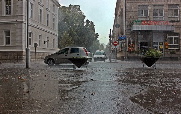 ENORMNE PADAVINE NA SJEVERU HERCEGOVINE U Gacku palo rekordnih 145 litara kiše