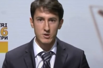 SJEĆATE LI SE "POLITIČKE ZVIJEZDE" IZ TESLIĆA Konstantin Savić se opet kandidovao za izbornu trku (VIDEO)