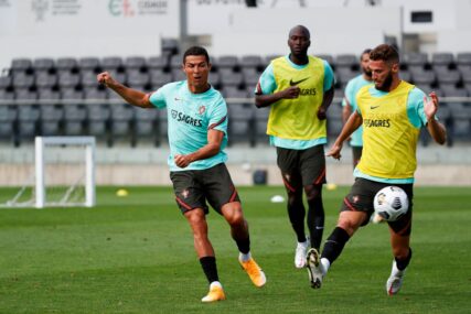 POČEO DA TRENIRA Ronaldo putuje sa Švedskom u Portugal