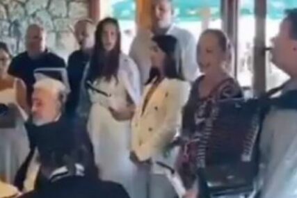 PJEVALO SE I "TAMO DALEKO" Krivokapić na proslavi u Budvi (VIDEO)