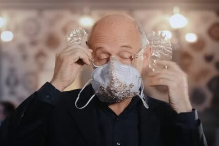 BORBA PROTIV KORONE Dirigent napravio zaštitne maske koje poboljšavaju akustiku (VIDEO)