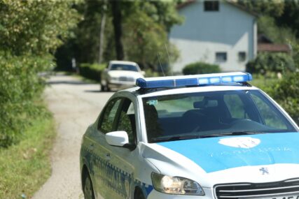 NIJE SE AKTIVIRALA Bačena bomba ispred kuće pripadnika Granične policije BiH