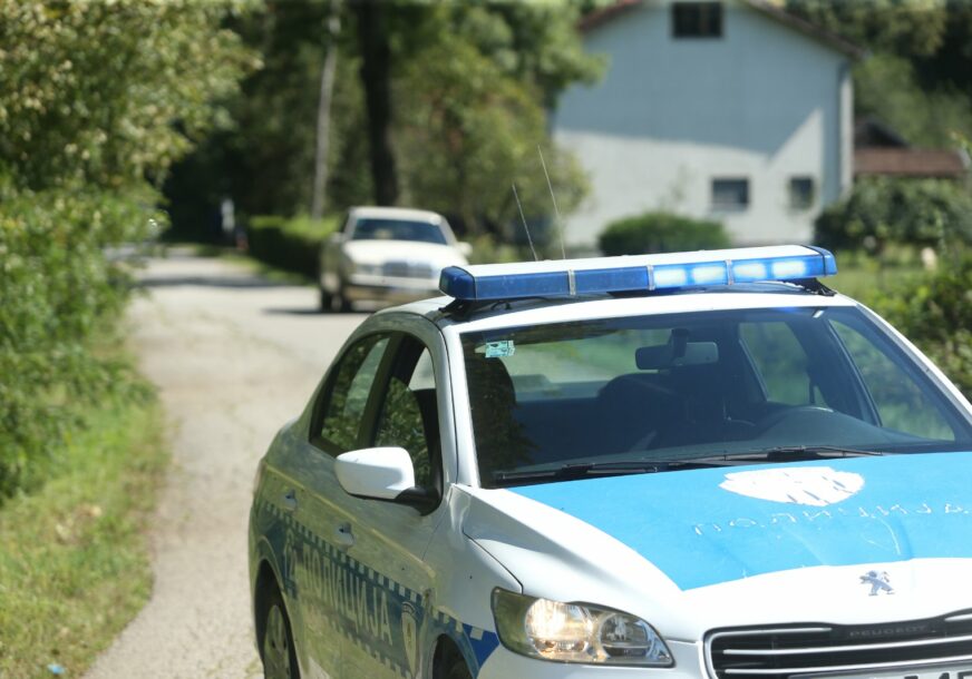 NIJE SE AKTIVIRALA Bačena bomba ispred kuće pripadnika Granične policije BiH