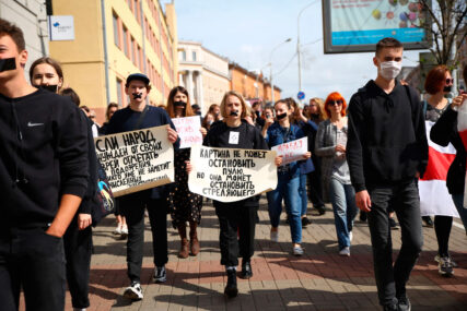 NEMIRI ŠIROM ZEMLJE Policija u Bjelorusiji privela više od 350 ljudi
