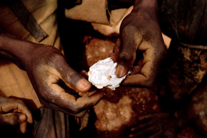 TRAGEDIJA U KONGU Urušio se rudnik zlata, najmanje 50 mrtvih (FOTO)