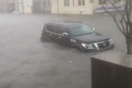 HAOS U SAD Uragan "Sali" potopio dijelove Alabame, Floride, Luzijane (VIDEO)