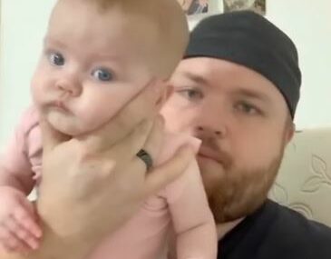 ISCRPLJENI RODITELJI SPREMNI SU NA SVE KAKO BI USPAVALI DIJETE Tata isprobao trik pomoću kog je beba odmah zaspala (VIDEO)