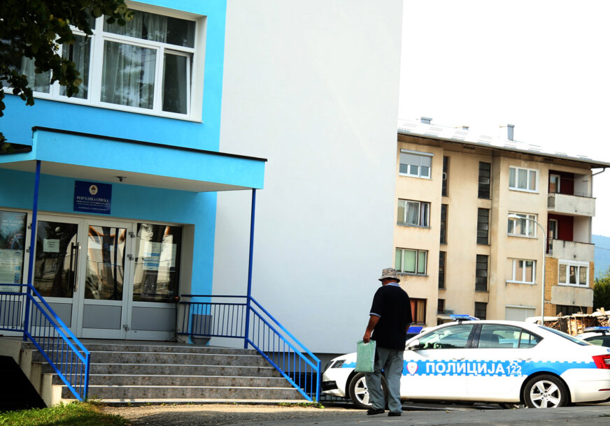 UPALI U POLICIJSKU ZAMKU Crnogorci krijumčarili narkotike, "pali" kod Kneževa