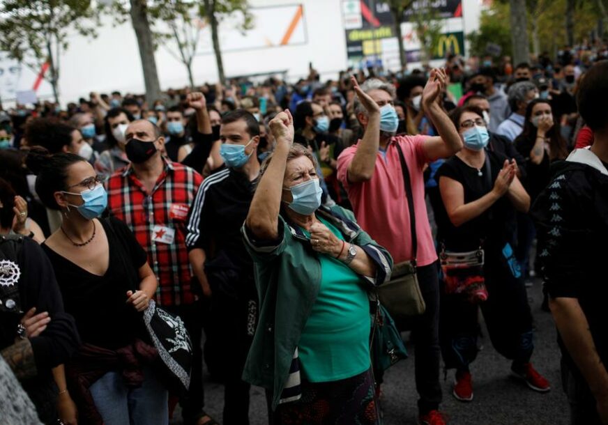 PROTESTI U SIROMAŠNIM DIJELOVIMA MADRIDA Izašli na ulice da traže bolje zdravstvene uslove