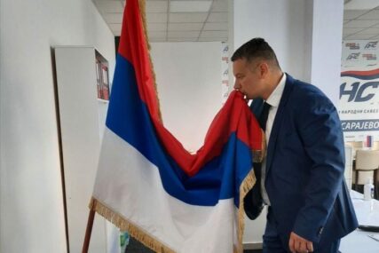"SLOBODA I SLOGA POD JEDNOM ZASTAVOM" Nešić čestitao Dan Republike Srpske svim njenim građanima