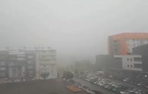 Vjetar čupao drveće i bandere: Nezapamćena oluja pogodila pojedine dijelove Srbije (VIDEO)