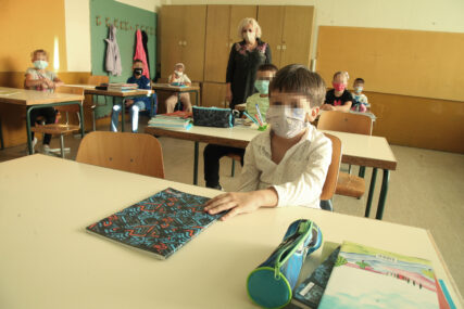 "Ako se antivakseri pojave ispred škole, zvaćemo policiju" Hrvatska razmatra ukidanje maski kod učenika