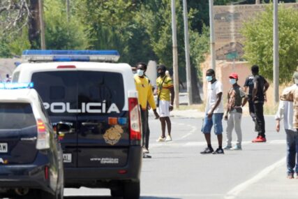 POLICIJA KONTROLIŠE MJERE RESTRIKCIJE Madrid ponovo blokiran zbog porasta oboljelih od korone