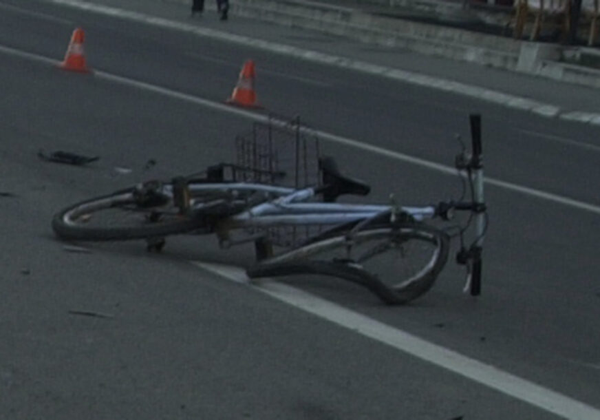 Prevezen u UKC RS: U saobraćajnoj nesreći kod Laktaša teško povrijeđen biciklista