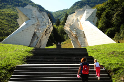 OBNOVA HOTELA I BUNGALOVA Novim ulaganjima do cjelogodišnje turističke ponude Nacionalnog parka “Sutjeska”