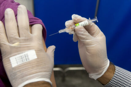 POČINJE PROIZVODNJA Prve doze domaće vakcine protiv gripe najkasnije u novembru