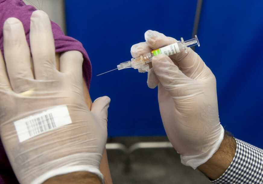 POČINJE PROIZVODNJA Prve doze domaće vakcine protiv gripe najkasnije u novembru