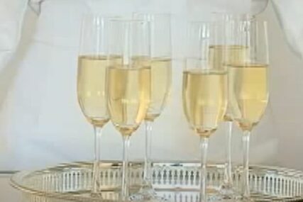 ZAUVIJEK OŠTAR UM Kako ispijanje šampanjca može pomoći u prevenciji demencije