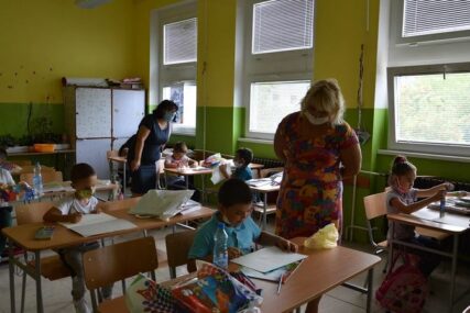 PEDIJATRI UPOZORAVAJU Sa kojim sve simptomima dijete NE SMIJETE da pošaljete u školu i vrtić