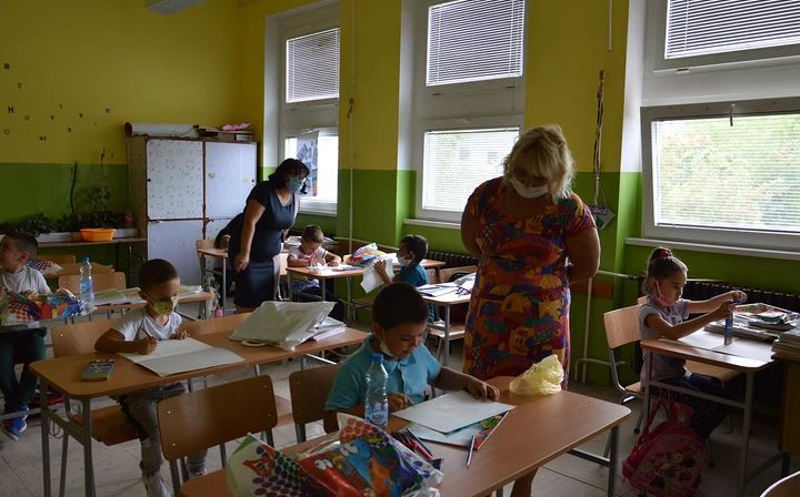 PEDIJATRI UPOZORAVAJU Sa kojim sve simptomima dijete NE SMIJETE da pošaljete u školu i vrtić