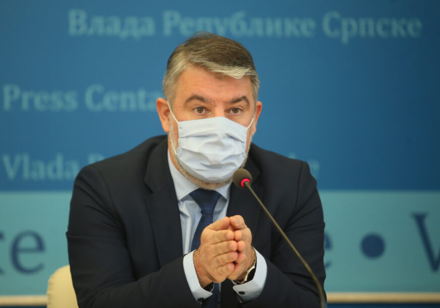 “UZDRŽIMO SE OD OKUPLJANJA, PROĆI ĆE I OVO” Apel ministra Šeranića zbog ozbiljne epidemiološke situacije