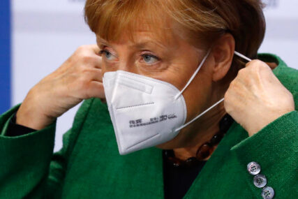 NIJEMCI UGLAVNOM ZADOVOLJNI Raste rejting Angele Merkel, pada povjerenje u vakcinu