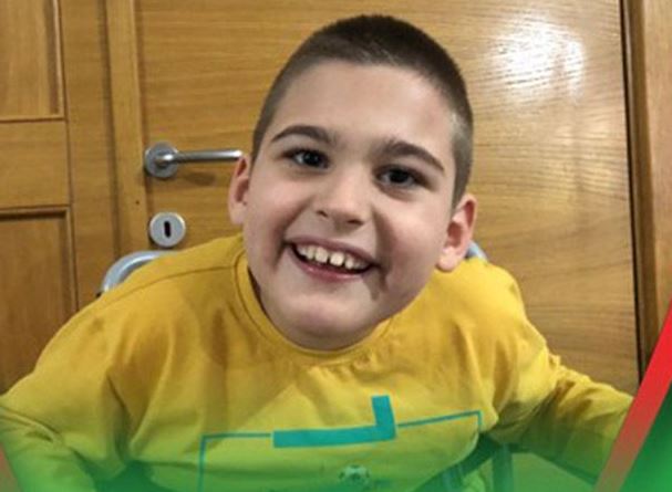 BORA (9) SE BORI DA STANE NA NOGE Ovaj hrabri dječak treba našu pomoć