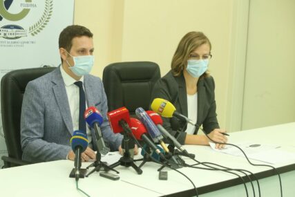 OBOREN REKORD Još 242 novozaraženih, korona virus u Srpskoj DIVLJA