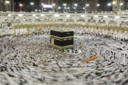 PRVI PUT NAKON SEDAM MJESECI PAUZE Saudijske vlasti dozvolile molitve u Meki