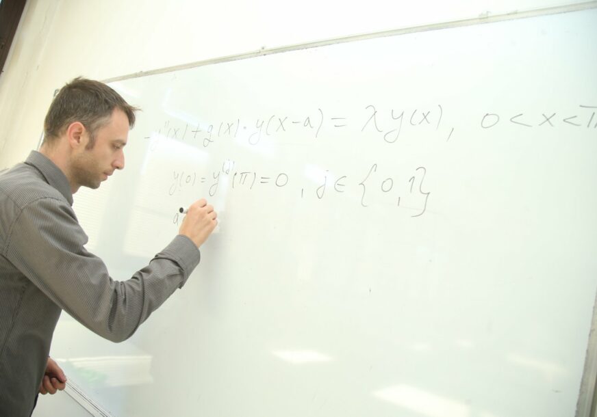 OVO JE RIJEŠIO NAŠ GENIJE Nebojša za Srpskainfo objasnio kako je izašao na kraj sa matematičkim problemom STARIM 40 GODINA (FOTO)