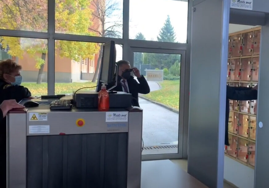SASLUŠANJE OSMICE  Direktor OBA stigao u Tužilaštvo BiH (VIDEO)