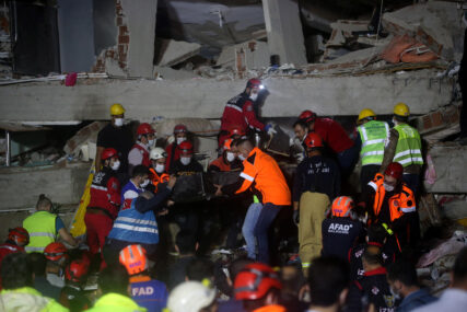 PARČE SREĆE U VELIKOJ TRAGEDIJI Tri dana nakon razornog zemljotresa ispod ruševina spasena još dva djeteta