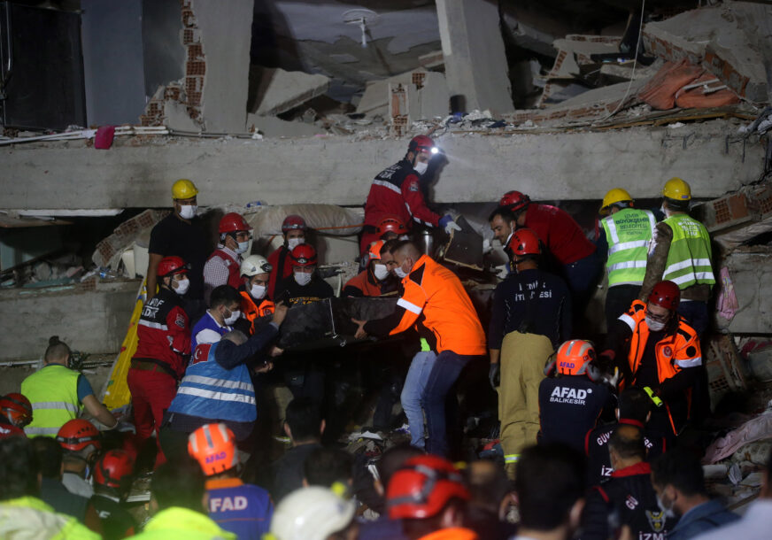 PARČE SREĆE U VELIKOJ TRAGEDIJI Tri dana nakon razornog zemljotresa ispod ruševina spasena još dva djeteta