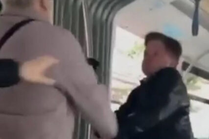 "NISMO MI BUDALE" Poznati glumac se potukao u tramvaju zbog maske (VIDEO)