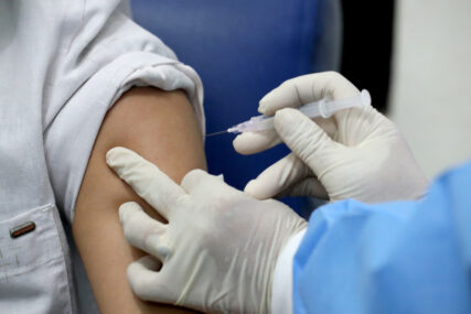 “MORAMO DA UJEDINIMO NAPORE” Planirana proizvodnja između 100.000 i milion doza vakcina