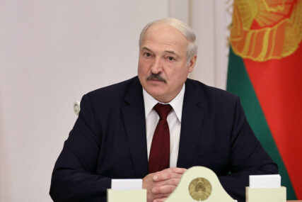 “DIMNA ZAVJESA” Lukašenko koronu nazvao izgovorom za pokušaj preraspodjele svijeta